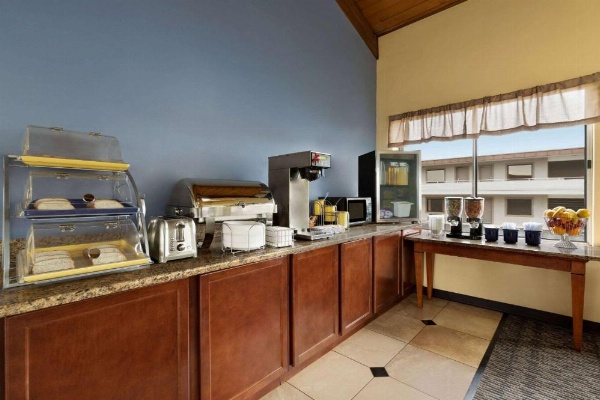 Days Inn by Wyndham Oak Ridge Knoxville image 8